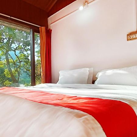 Exotica Holidays 호텔 Viripara 외부 사진
